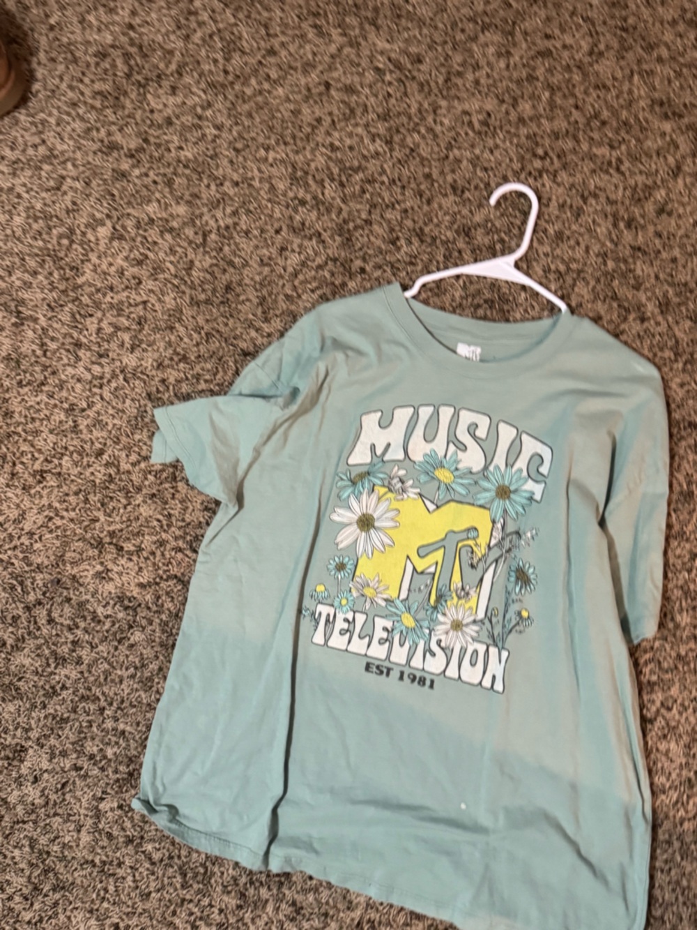 Vintage-Inspired Music Graphic Tee in Seafoam Green